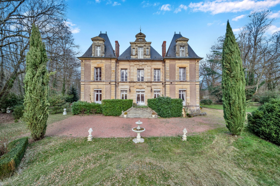 Magnifique Château de Marigny en Bourgogne
